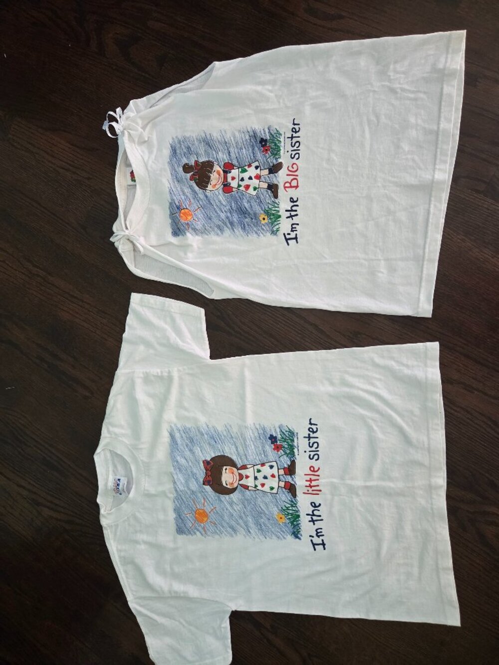 Girls "I'm the big sister/little sister" Tee shirts, size M and Lar.